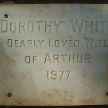 WHITE Dorothy -1977