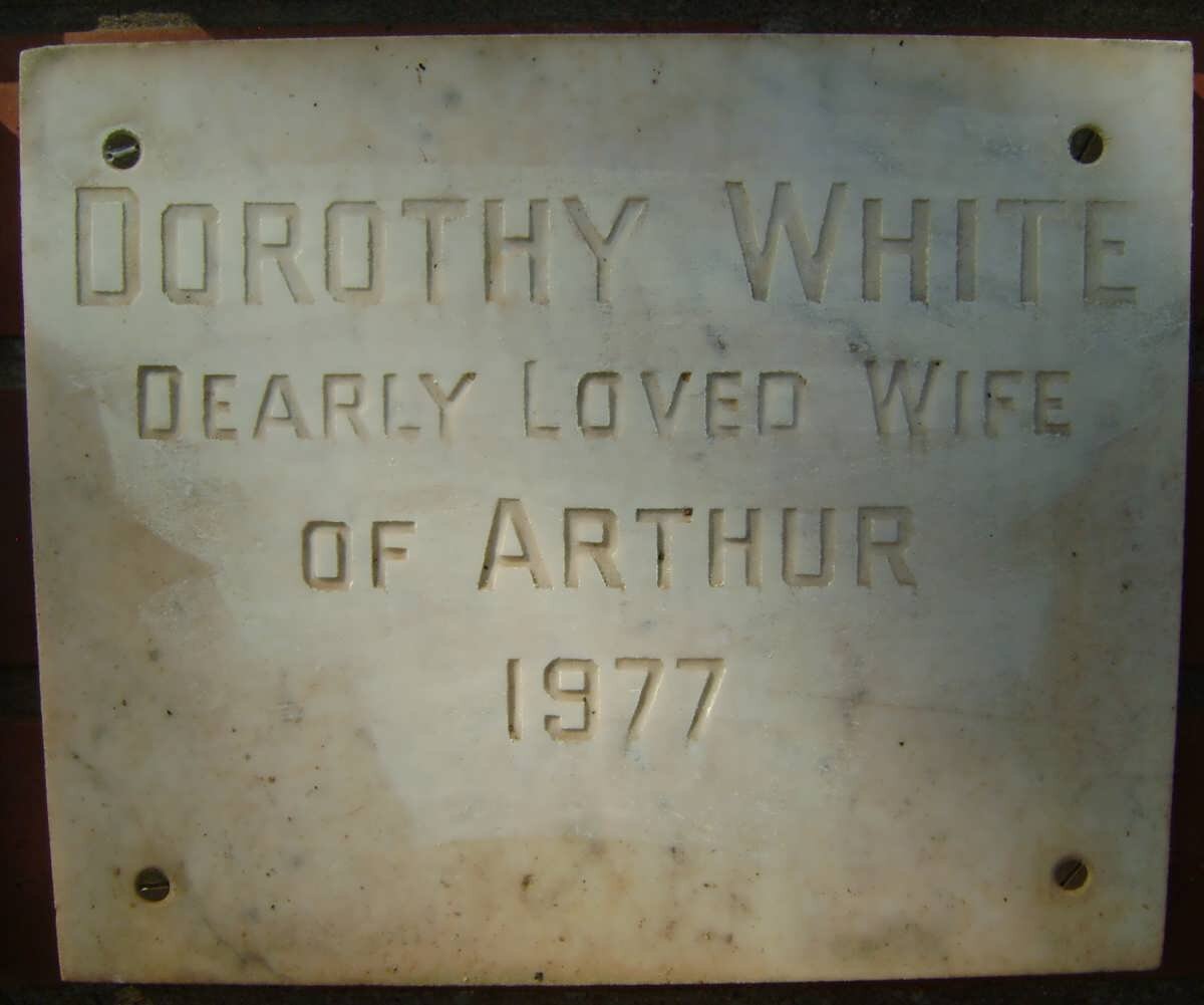 WHITE Dorothy -1977