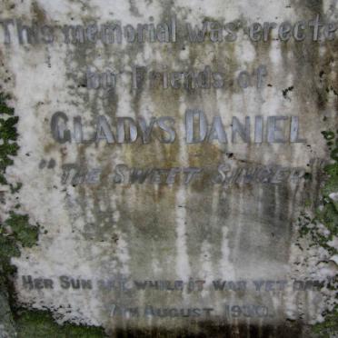 DANIEL Gladys -1930