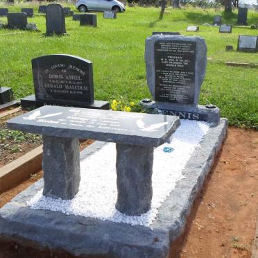 DENNIS Tristan 1984-2015 