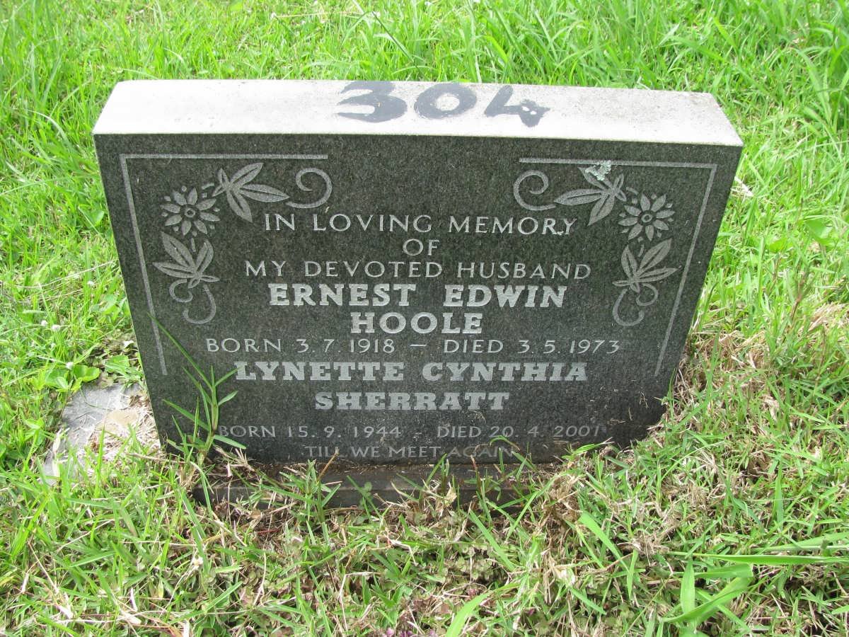 HOOLE Ernest Edwin 1918-1973 :: SHERRATT Lynette Cynthia 1944-2001