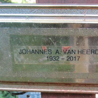 HEERDEN Johannes A., van 1932-2017