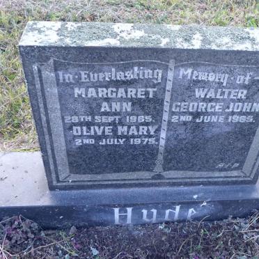 HYDE Walter George John -1965 :: HYDE Margaret Ann -1965 :: HYDE Olive Mary -1975