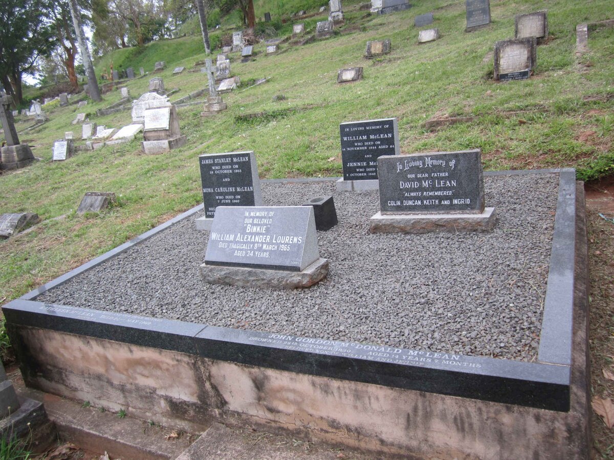 McLEAN David ? :: McLEAN Kathleen -1962 :: LOURENS William Alexander -1965 :: McLEAN William -1944 &amp; Jennie -1949