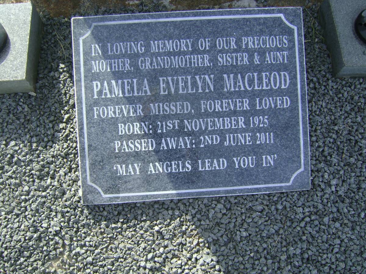MACLEOD Pamela Evelyn 1925-2011