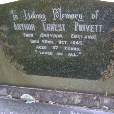 PRIVETT Arthur Ernest -1945 :: VINCENT Pierre Edmond -1938 :: MORILLION Albert Victor Raoul -1958