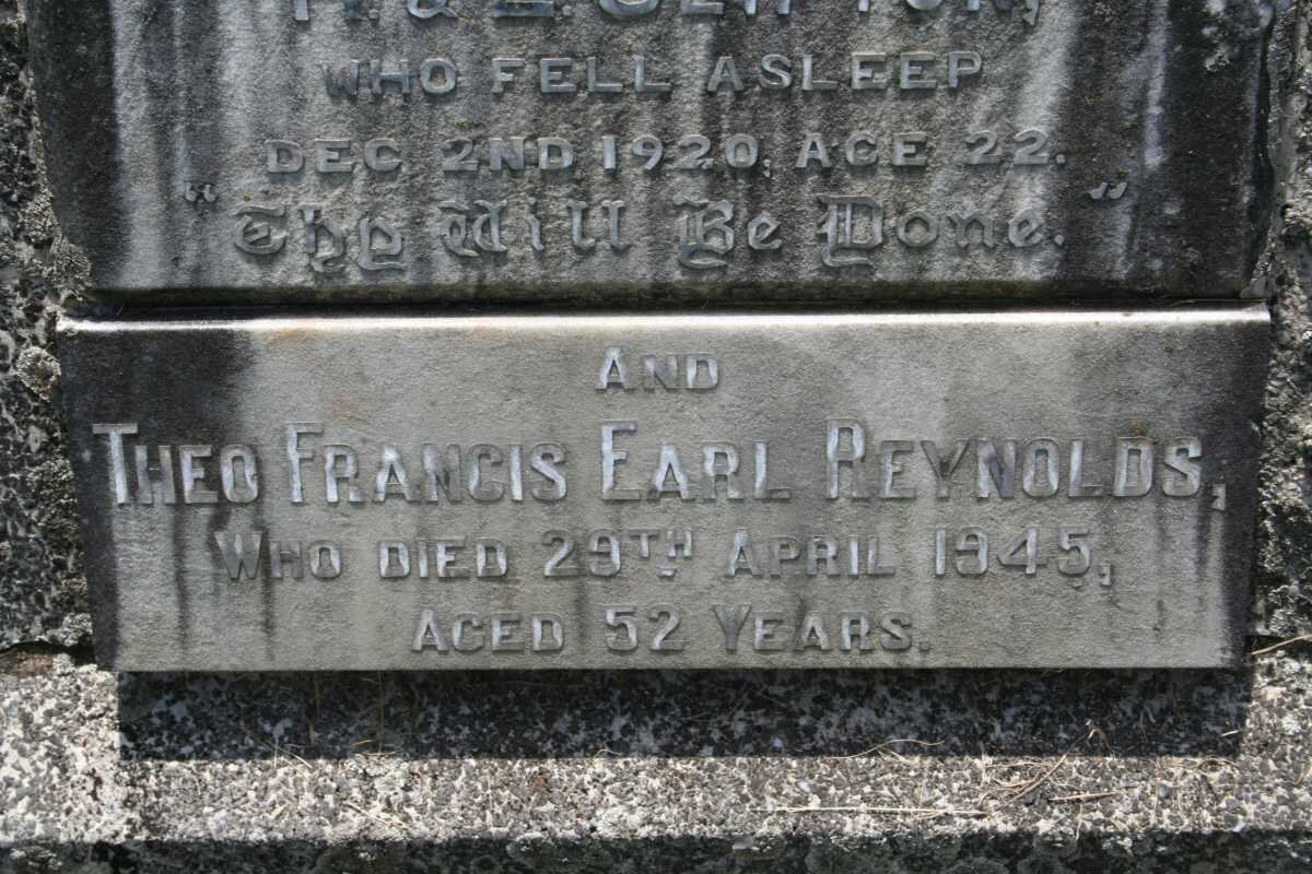REYNOLDS Theo Francis Earl  -1945