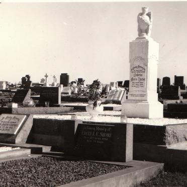 THACKER Catherina Maria -1954