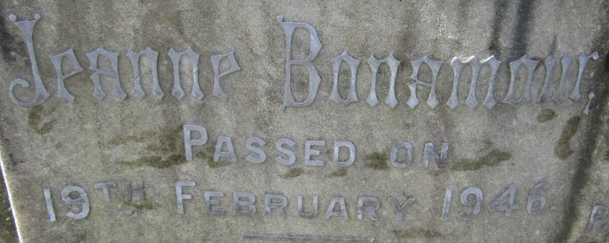 BONAMOUR Jeanne -1946