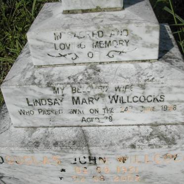 WILLCOCKS Douglas John 1921-2002 &amp; Lindsay Mary -1998
