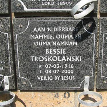 TROSKOLANSKI Bessie 1918-2000