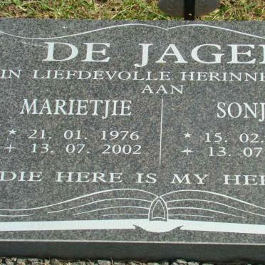 JAGER Marietjie, de 1976-2002 :: DE JAGER Sonja 2001-2002