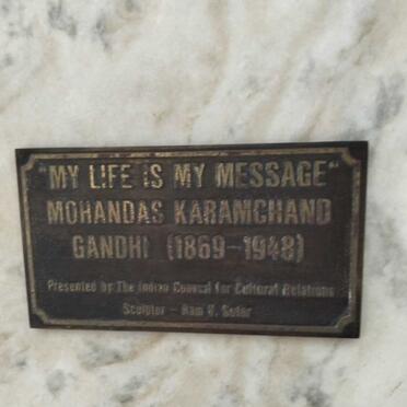 GANDHI Mohandas Karamchand 1869-1948