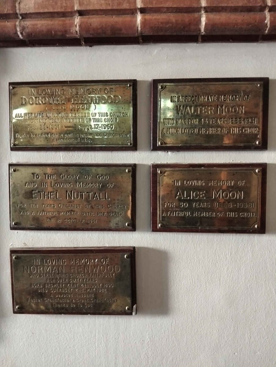 17. Memorial plaques
