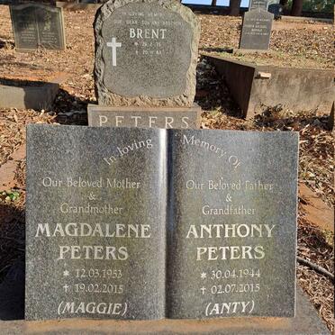 PETERS Anthony 1944-2015 & Magdalene 1953-2015