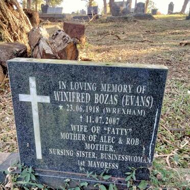 BOZAS Winifred nee EVANS 1918-2007 