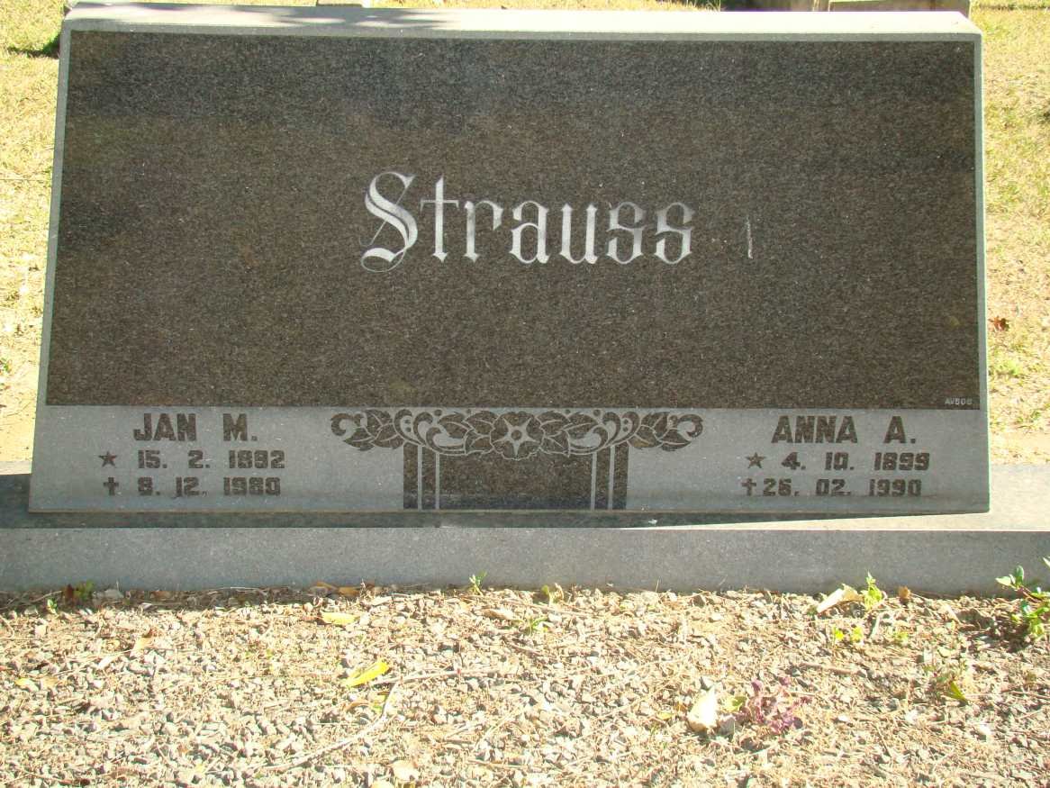 STRAUSS Jan M. 1892-1980 &amp; Anna A. 1899-1990