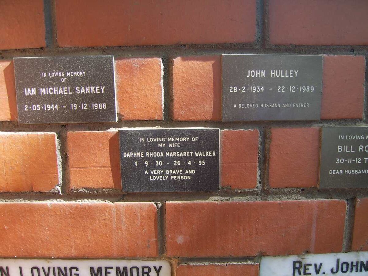 HULLEY John 1934-1989 :: SHANKEY Ian Michael 1944-1988 :: WALKER Daphne Rhoda Margaret 1930-1995