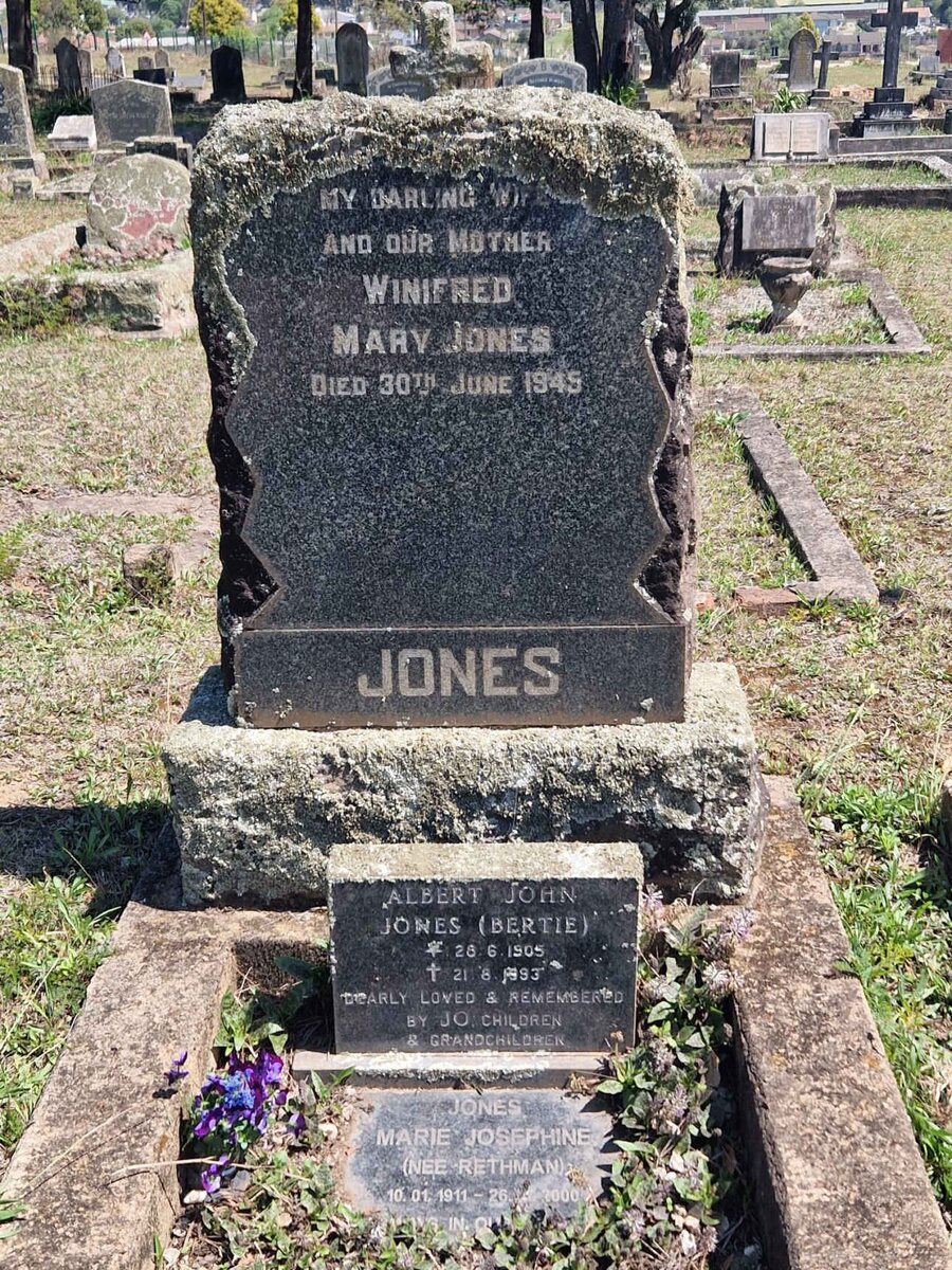 JONES Albert John 1905-1993 & Marie Josephine RETHMAN 1911-2000 :: JONES Winifred Mary -1945