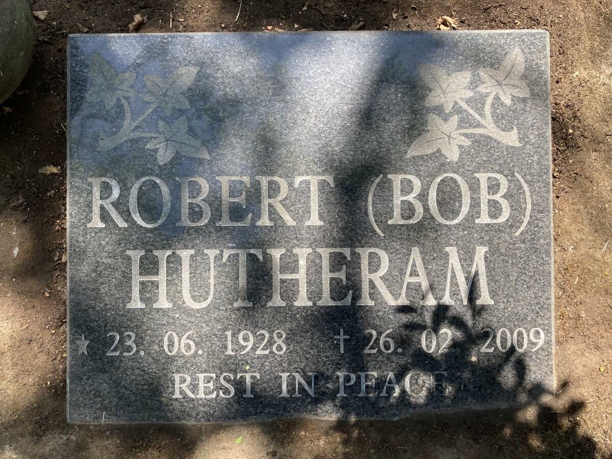 HUTHERAM Robert 1928-2009_2