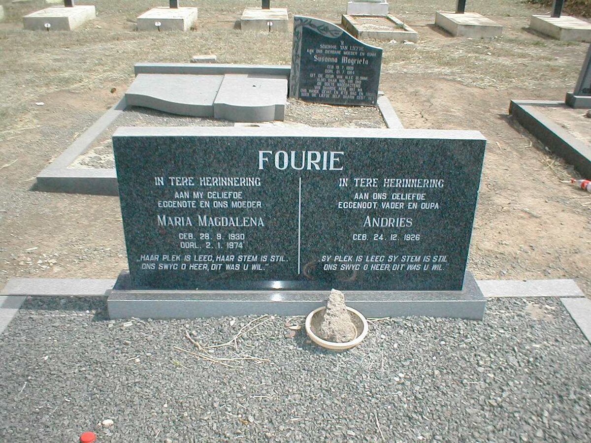FOURIE Andries 1926-  &amp; Maria Magdalena 1930-1974