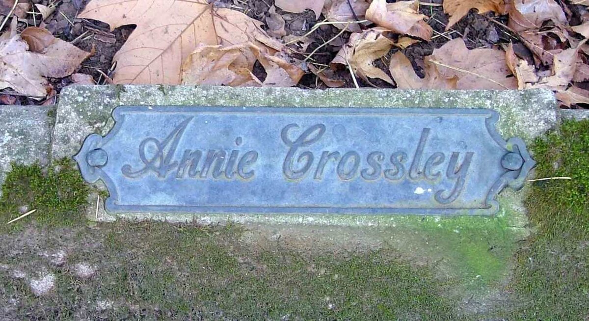 CROSSLEY Annie
