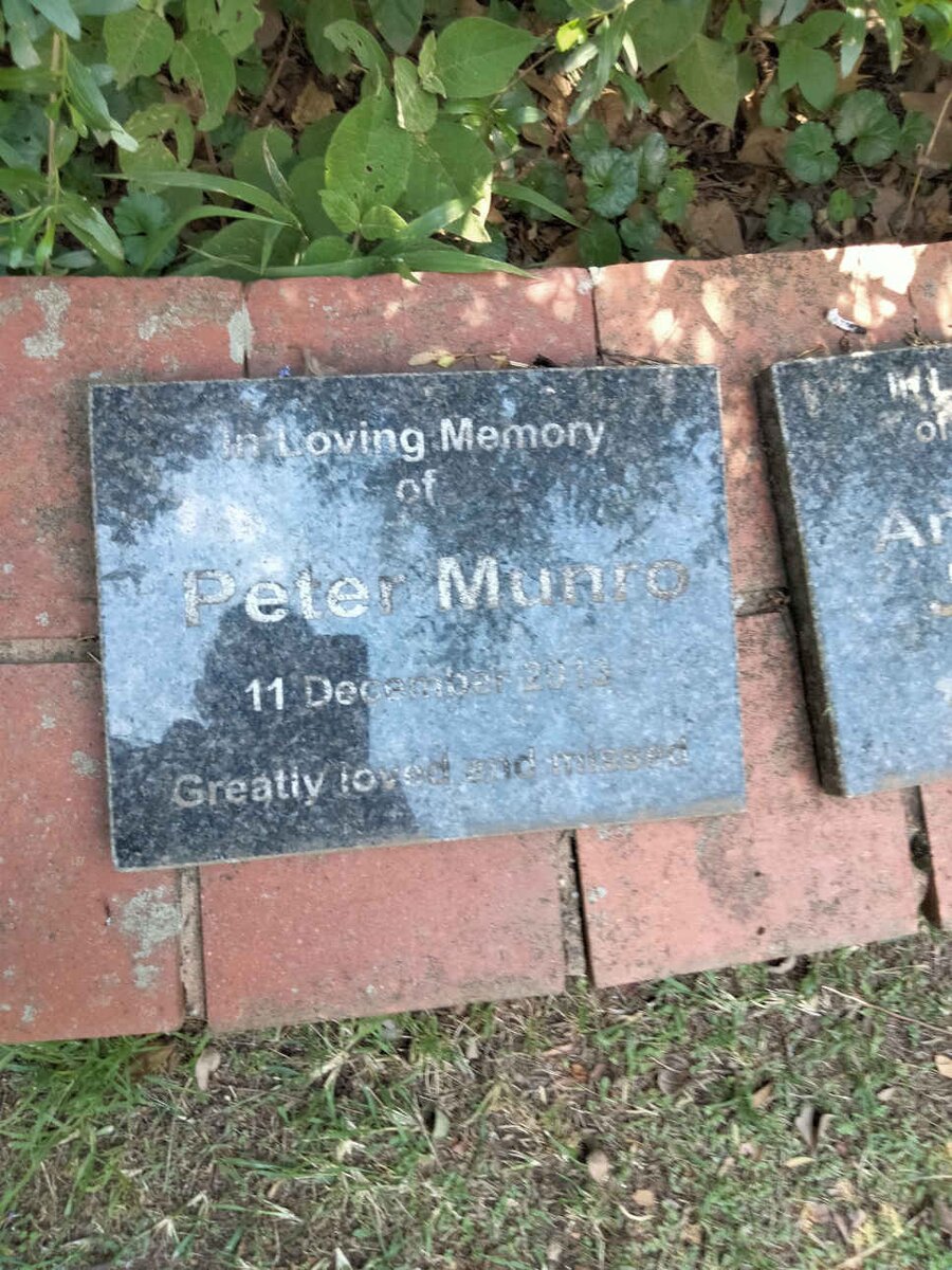 MUNRO Peter -2013