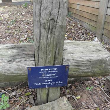 KOTZE Danie 1924-2005 &amp; Lana 1931-1996