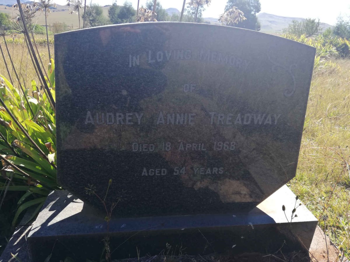 TREADWAY Audrey Annie -1968