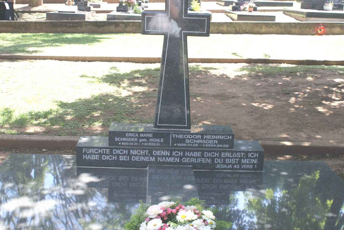 SCHRODER Theodor Heinrich 1926-2004 &amp; Erica Marie HOHLS 1928-2011