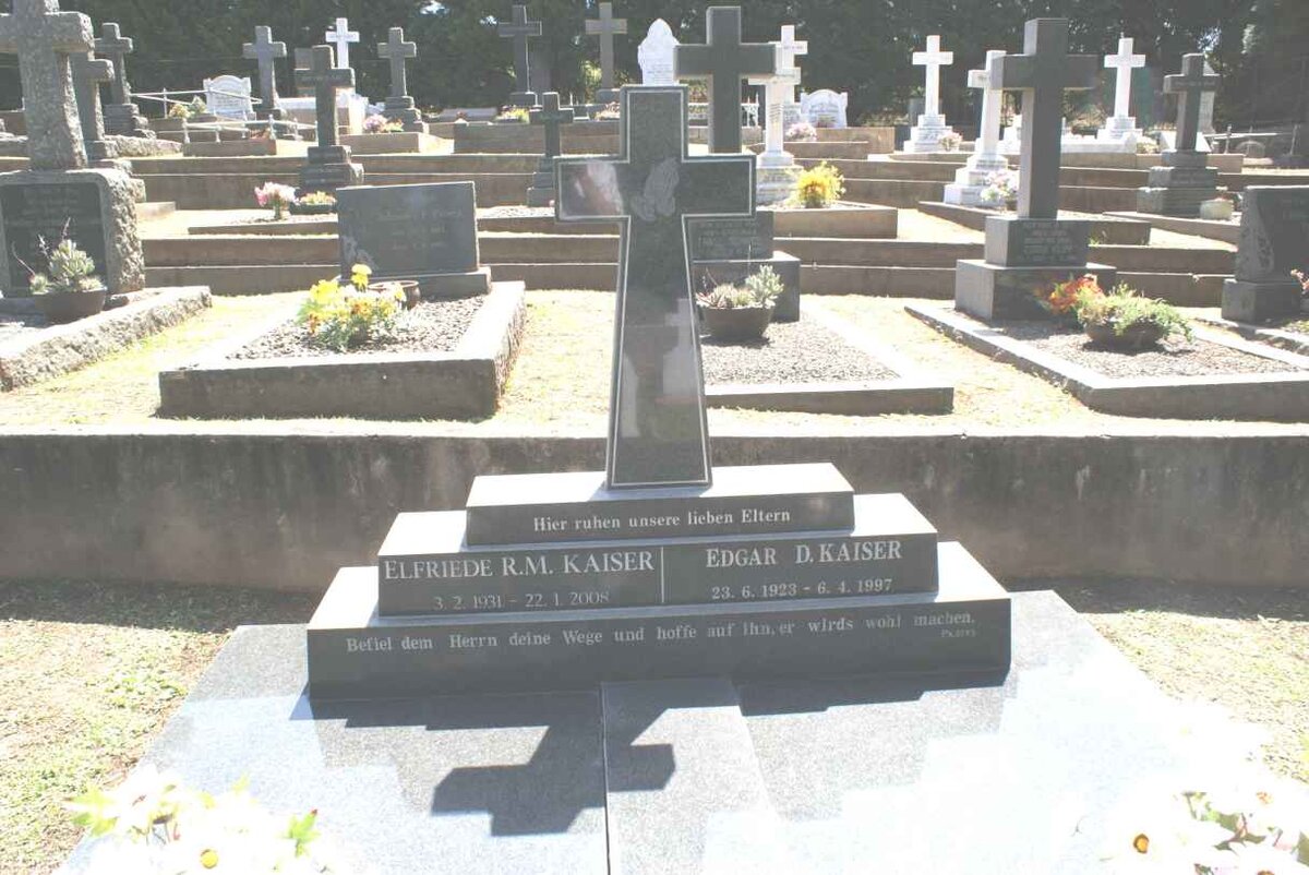 KAISER Edgar D. 1923-1997 &amp; Elfriede R.M. 1931-2008