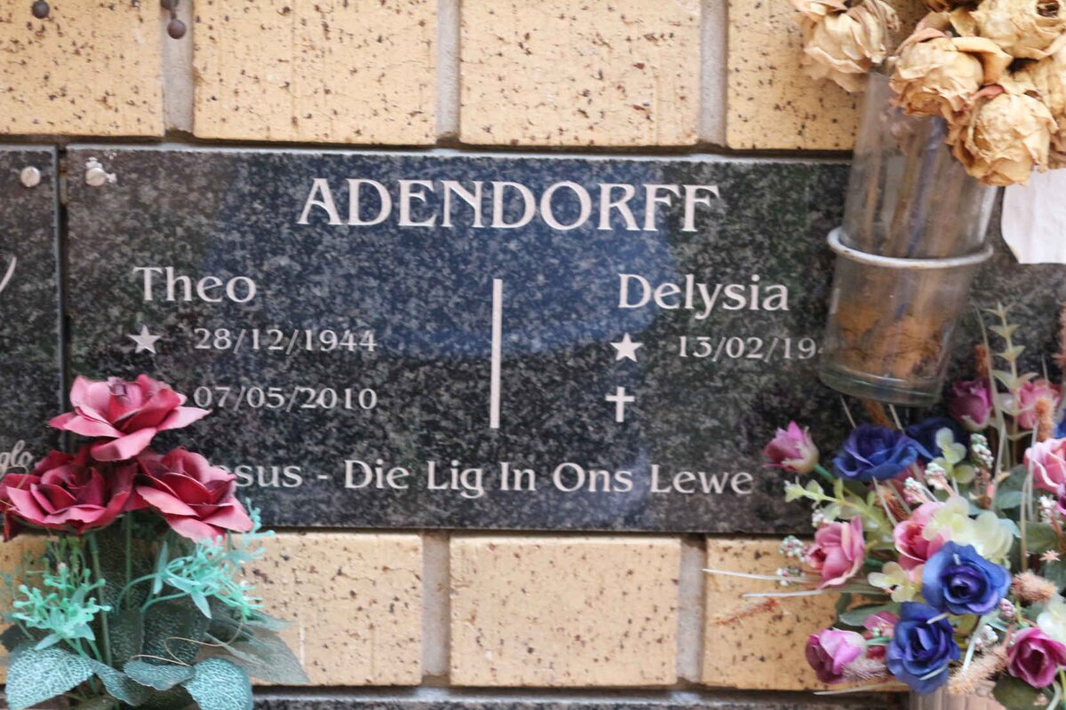 ADENDORFF Theo 1944-2010 &amp; Delysia 194?-