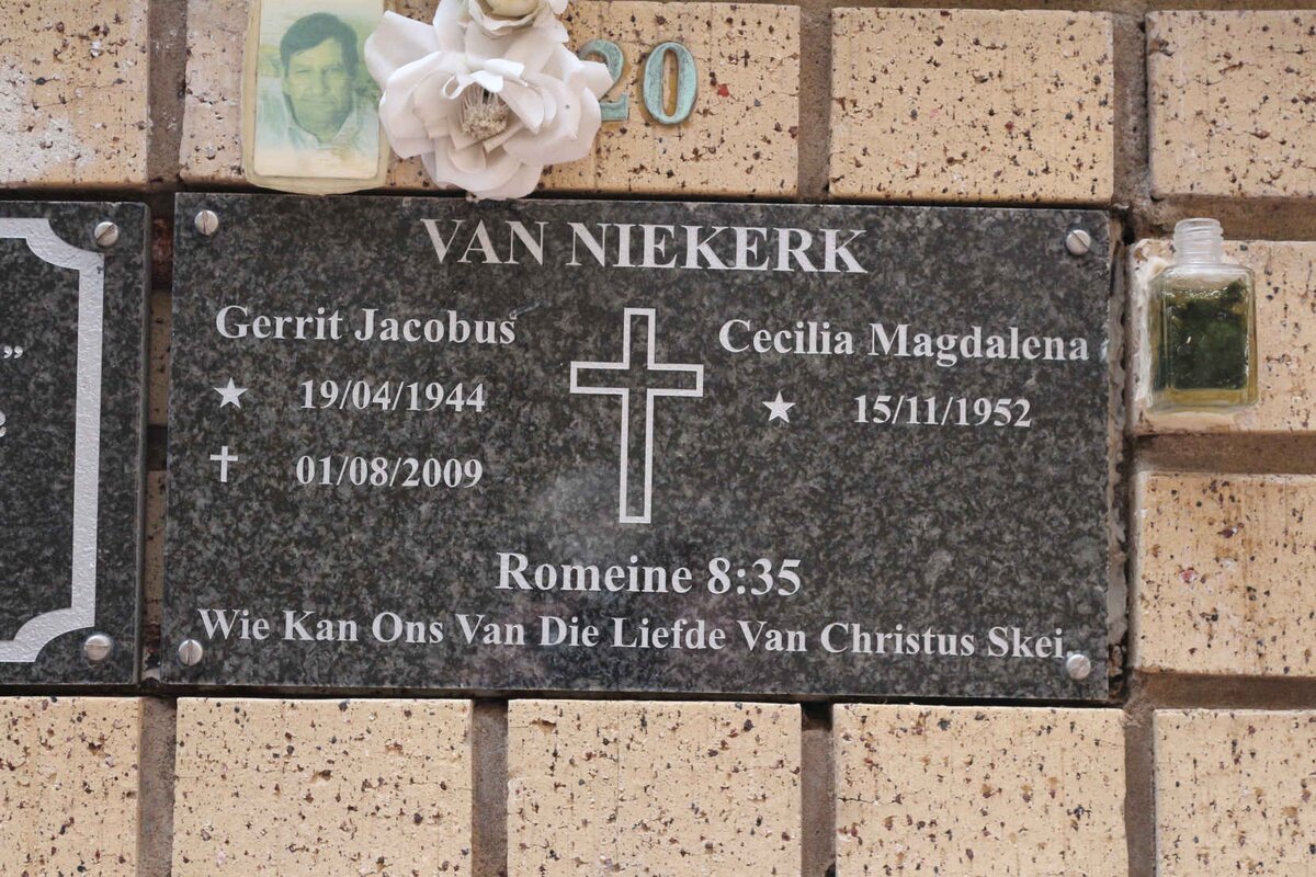 NIEKERK Gerrit Jacobus, van 1944-2009 &amp; Cecilia Magdalena 1952-