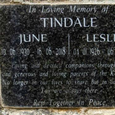 TINDALE Leslie 1926-2013 &amp; June 1930-2018