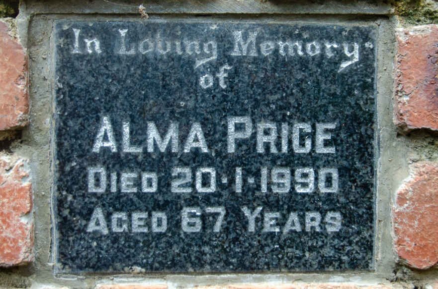 PRICE Alma -1990