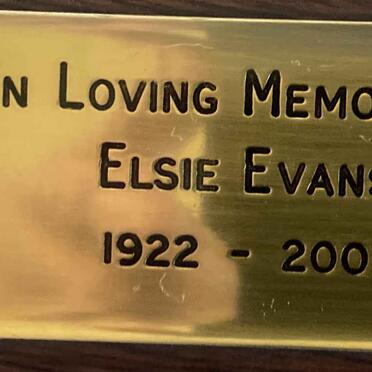 EVANS Elsie 1922-2001