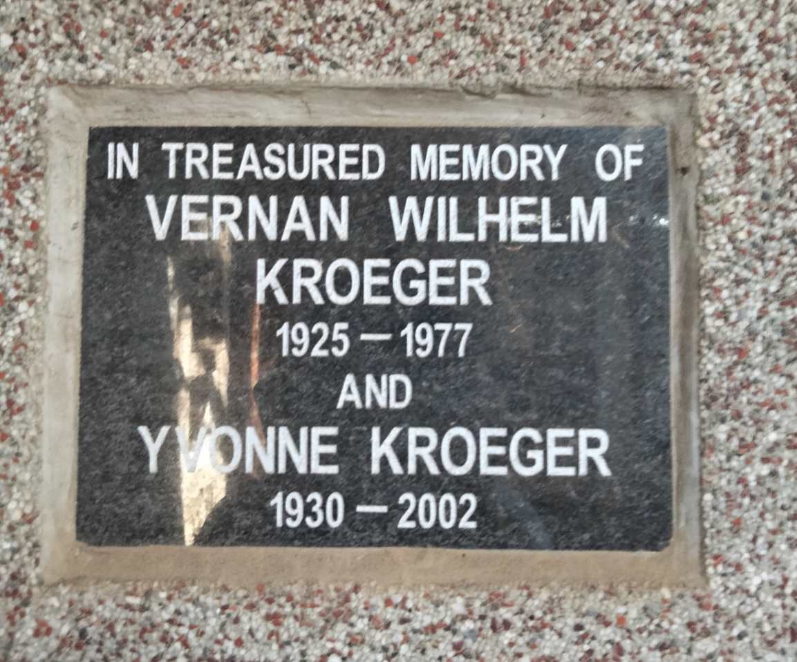 KROEGER Vernan Wilhelm 1925-1977 & Yvonne 1930-2002
