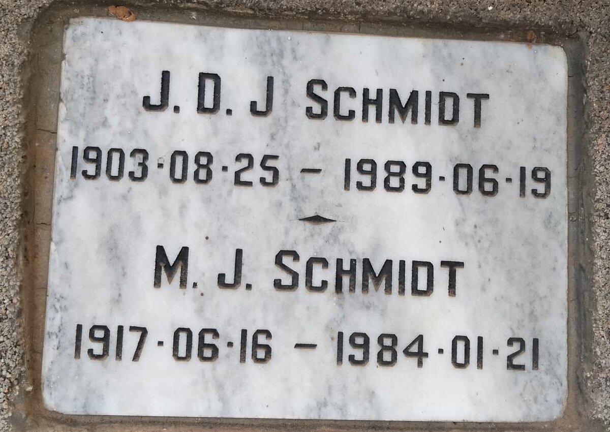 SCHMIDT J.D.J. 1903-1989 & M.J. 1917-1984
