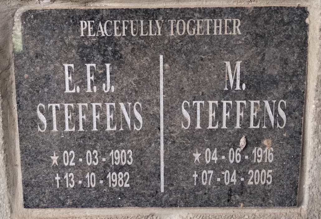 STEFFENS E.F.J. 1903-1982 & M. 1916-2005
