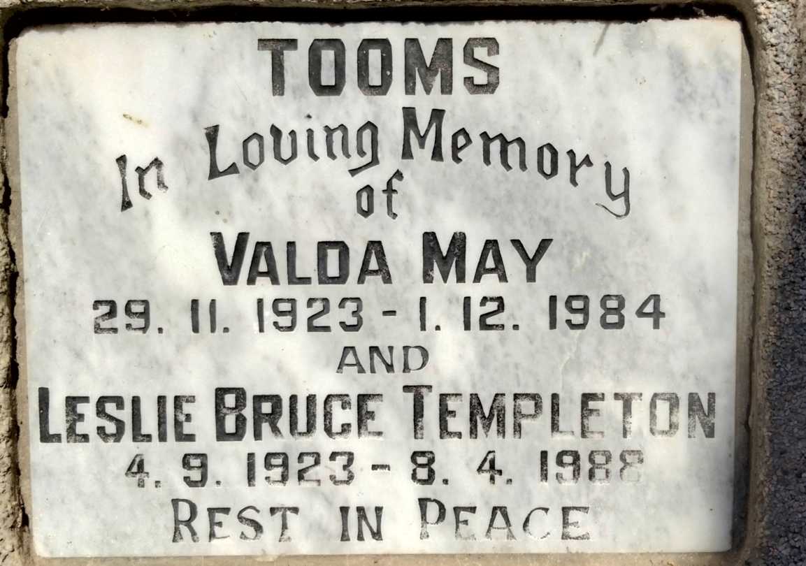 TOOMS Leslie Bruce Templeton 1923-1988 & Valda May 1923-1984