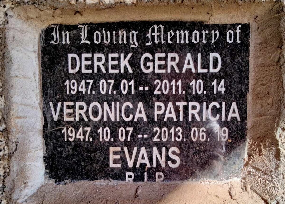 EVANS Derek Gerald 1947-2011 & Veronica Patricia 1947-2013