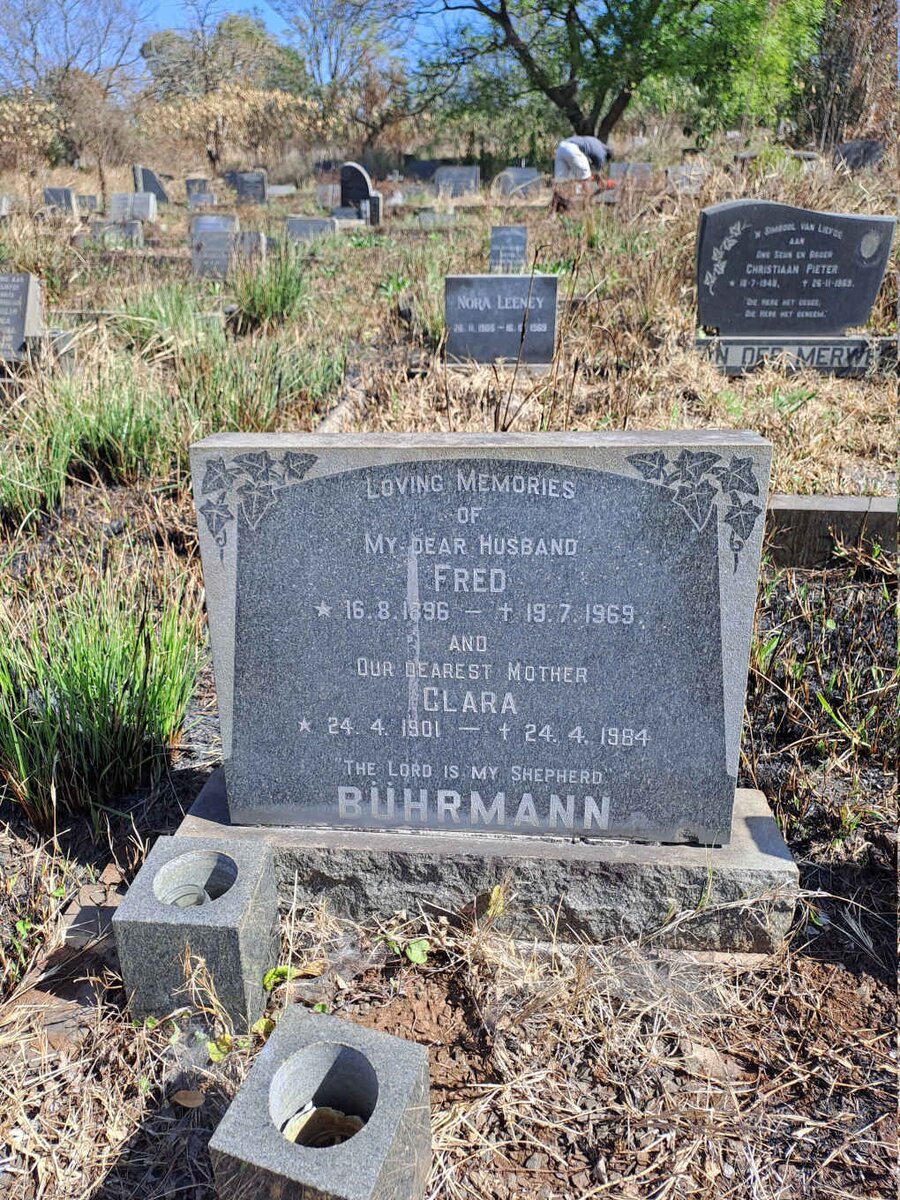 BUHRMANN Fred 1896-1969 & Clara 1901-1984