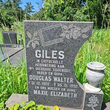 GILES Douglas Walter 1922-1992 & Maxie Elizabeth