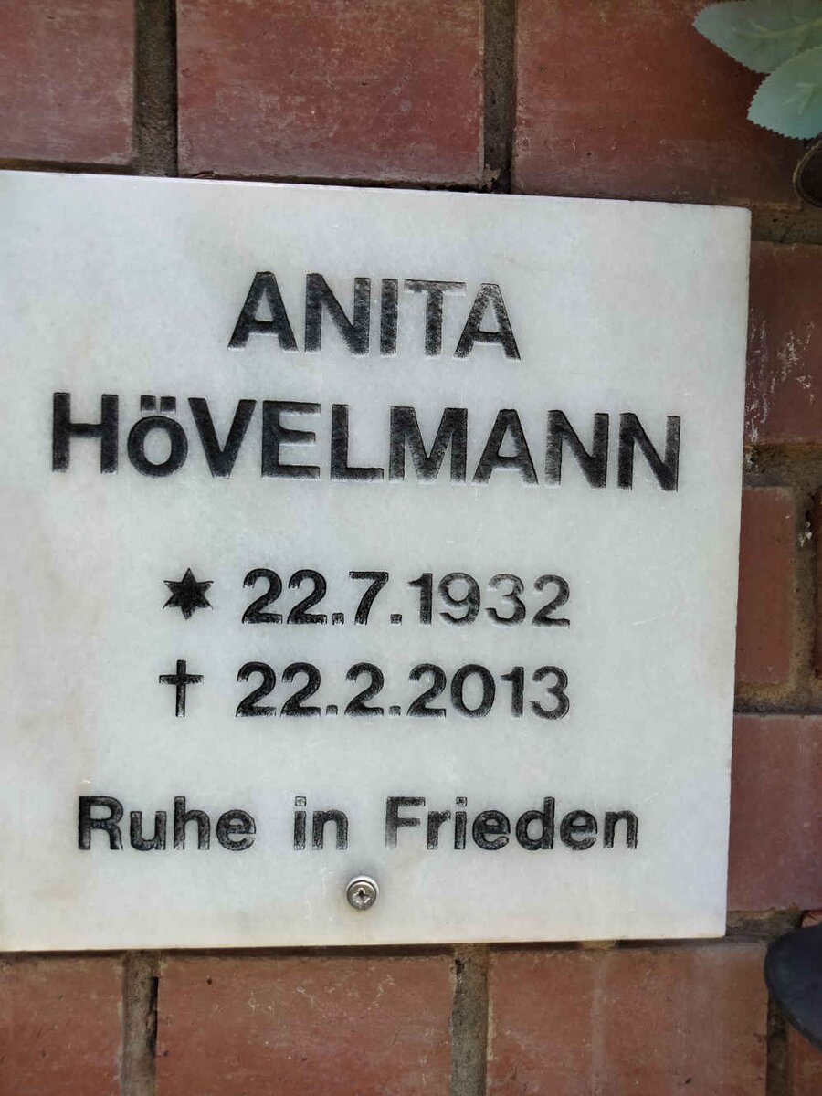 HOVELMANN Anita 1932-2013