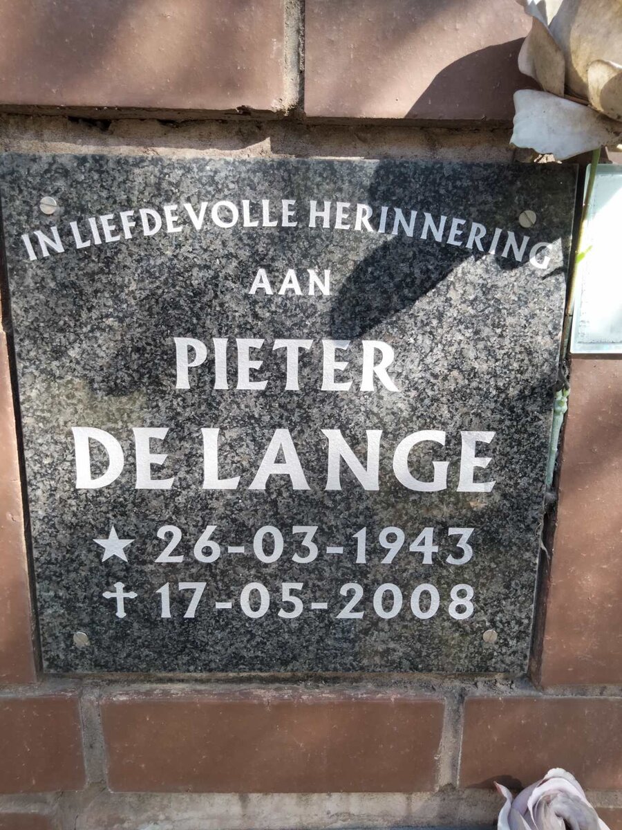 LANGE Pieter, de 1943-2008