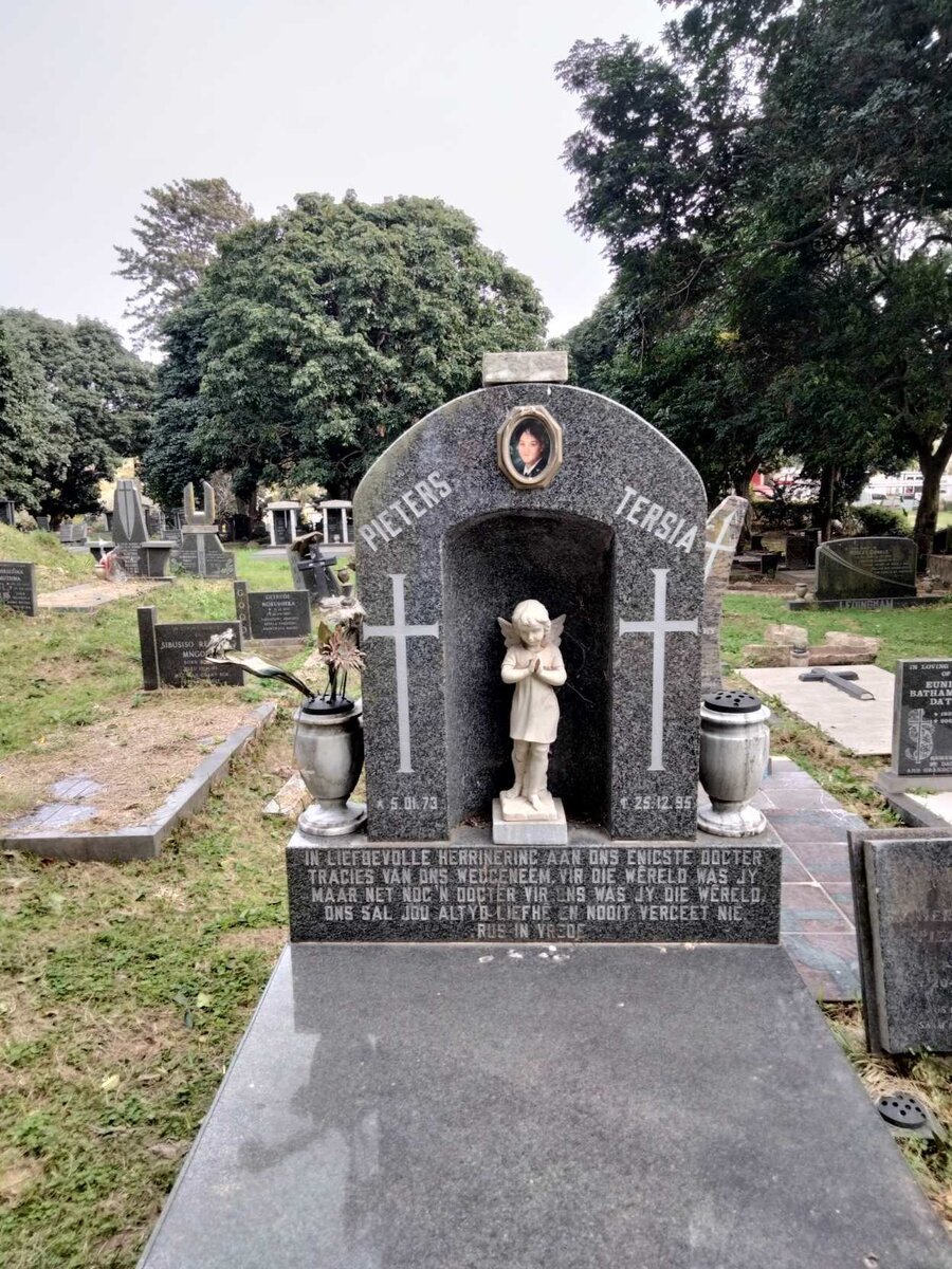 PIETERS Tersia 1973-1995