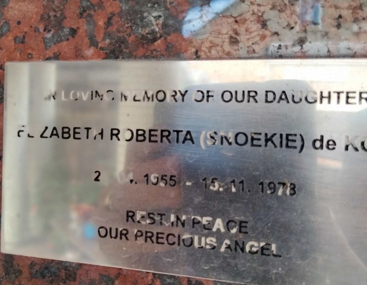 KO? Elizabeth Roberta, de 1955-1978