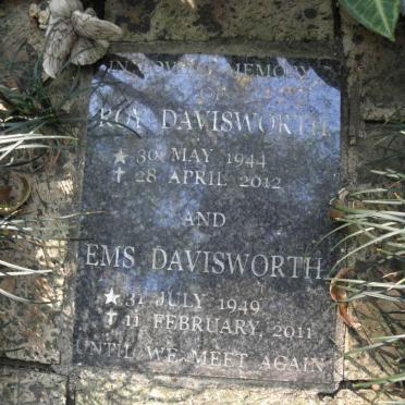 DAVISWORTH Roy 1944-2012 &amp; Ems 1949-2011