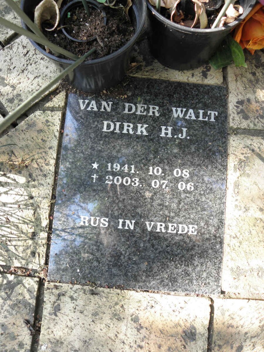 WALT Dirk H J, van der 1941-2003