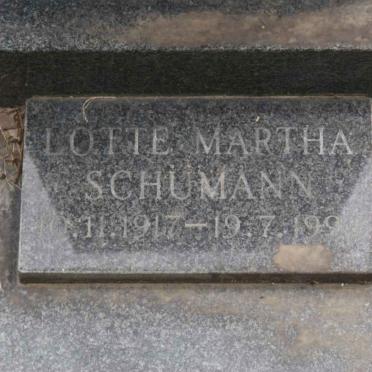 SCHUMANN Lotte Martha 1917-1993